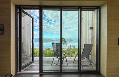 Molde House | Architect-designed cabin with view in Molde