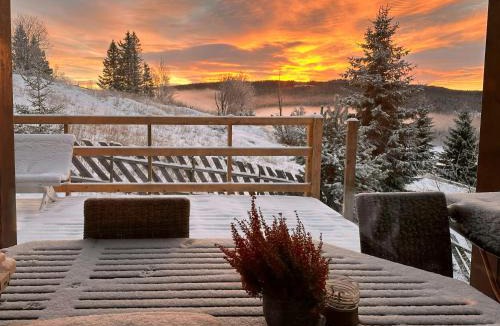 Lunner House | Architect-Designed Log Cabin By Myllavannet