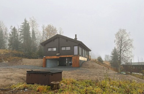 Lunner House | Architect-designed log cabin by Myllavannet