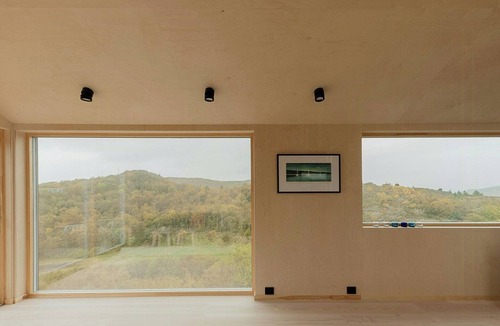 Stokkoya House | Architect drawn cabin with sea view at Stokkøy
