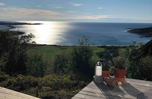 Stokkoya House | Architect drawn cabin between sea and mountain