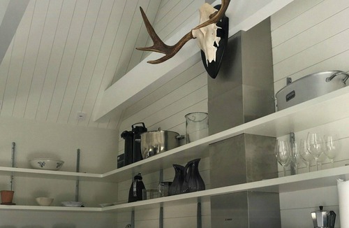 Burgsvik House | Architect house with conservatory in Sudret