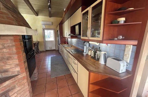 Northern Stockholm County Villa | Architectural Villa with 3 Fireplaces, Countryside