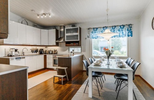Rovaniemi Apartment | Arctic Clover Villa by BookLapland