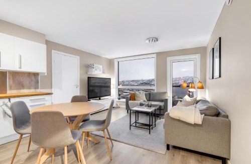 Tromso Apartment | Arctic View Apartment-Northern Lights & City view