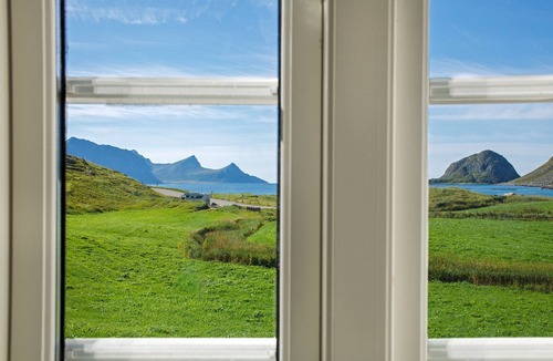 Haukland House | Arctic Waves Cottage, Haukland