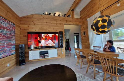 Gallivare Villa | ArcticStay Timmerstugan - Authentic Log Cabin in Gällivare