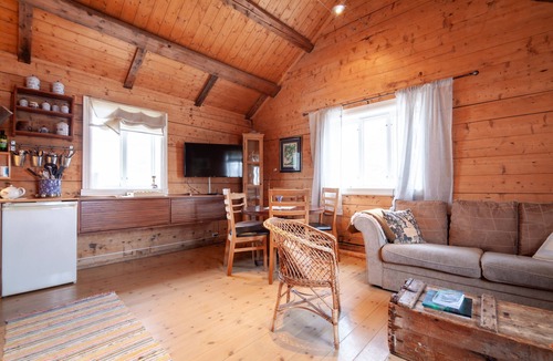 Moskenes Cabin | Aronbua - Valen Cabins