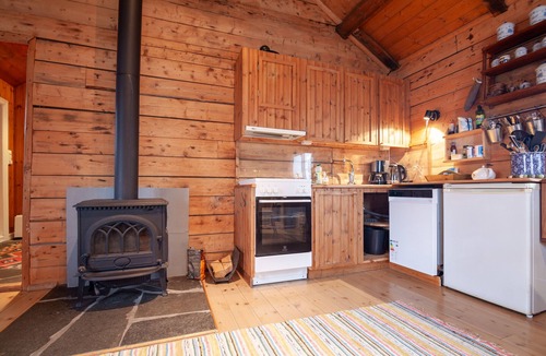 Moskenes Cabin | Aronbua - Valen Cabins