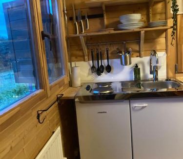 Norrkoping O Ski Chalet | Asplunda Gård, Kolmården, stuga 5
