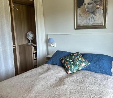 Lohja Apartment | Ateljee - peaceful one-bedroom apartment by the lake