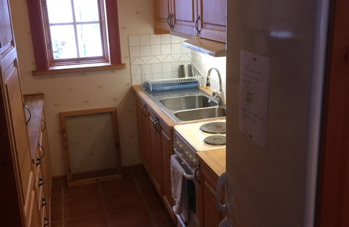 Mora House | Attractive timber lodge near lake beach