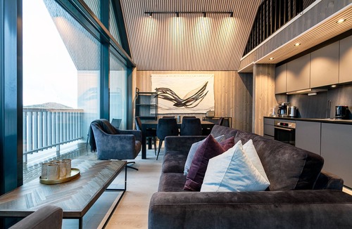Henningsvaer Apartment | Attraktiv leilighet på kaikanten i Henningsvær
