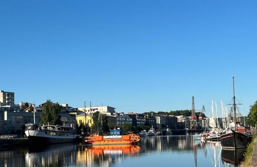 Turku Apartment | Aura River apartment on 7th floor with large balcony and kitchen