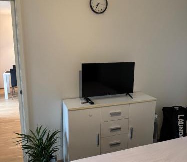 Itainen District Apartment | Aurinkolahti Modern Apartment close to nature - Heated EV Parking Balcony