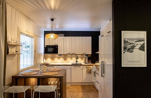 Rovaniemi Apartment | Aurora Chalet with Sauna by BL