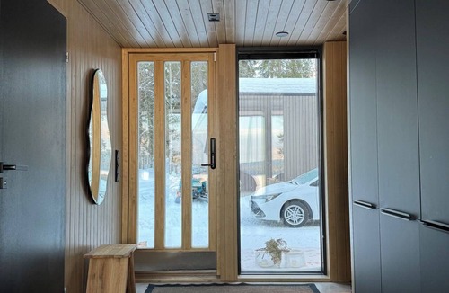 Rovaniemi Cottage | Aurora Lake Villa with Hot Tub