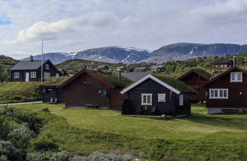 Ustaoset Cabin | Authentic norwegian cabin by Hallingskarvet