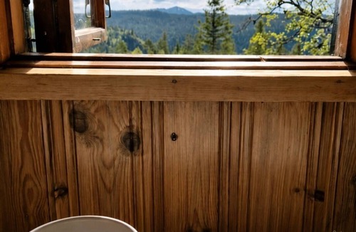 Vinje Cabin | Authentic Secluded Mountain Gem in Telemark
