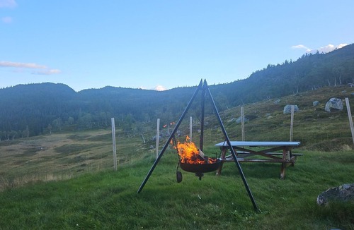 Vinje Cabin | Authentic Secluded Mountain Gem in Telemark