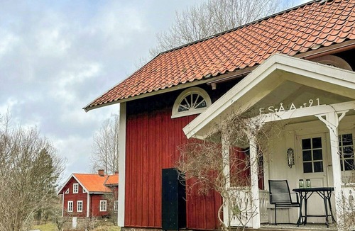 Hogsby House | Authentic Småland farmstead with private lake