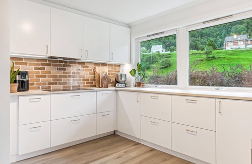 Strandebarm Apartment | Awesome apartment in Strandebarm