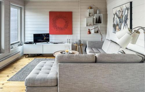 Fidjeland Apartment | Awesome Apartment In Tjørhom