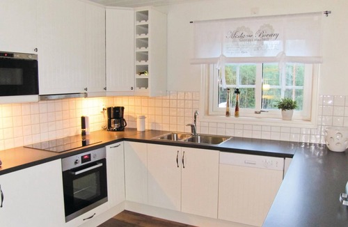 Arjang House | Awesome home in årjäng with kitchen