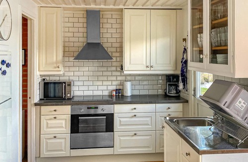 Askersund Municipality House | Awesome home in ASKERSUND with sauna