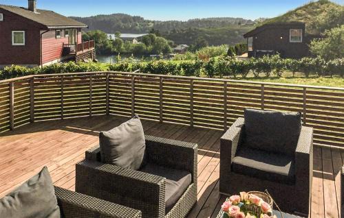 Radoy House | Awesome Home In Bøvågen With House Sea View