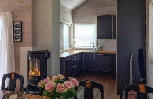 Radoy House | Awesome home in Bøvågen with house sea view