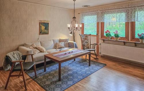 Knared House | Awesome Home In Brånalt With Kitchen