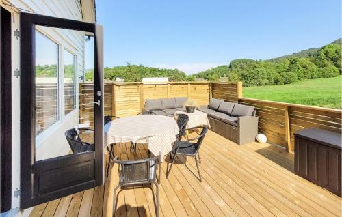 Fitjar House | Awesome Home In Fitjar With House Sea View