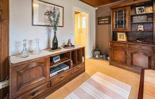 Boras Municipality House | Awesome Home In Fristad With Wifi