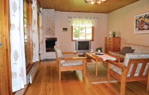 Vathult House | Awesome Home In Gislaved With Lake View