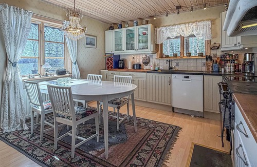 Grythyttan House | Awesome home in Grythyttan with lake view