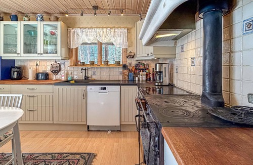 Grythyttan House | Awesome home in Grythyttan with lake view