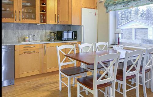 Sandoy House | Awesome Home In Harøya