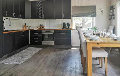 Suldal House | Awesome Home In Hebnes With House Sea View