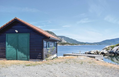 Hervik House | Awesome home in Hervik with house sea view