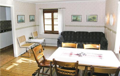 Hjaltevad House | Awesome Home In Hjältevad With Kitchen