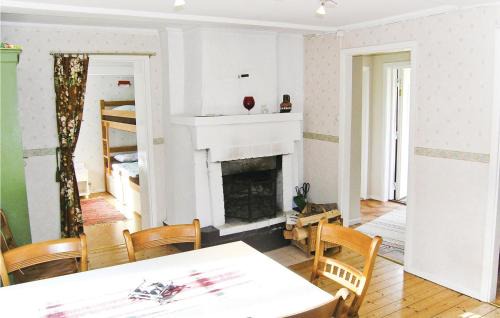Hjaltevad House | Awesome Home In Hjältevad With Kitchen