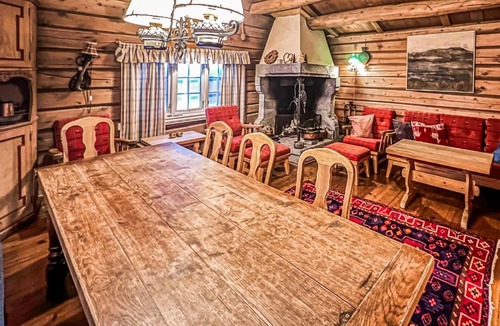 Nord-Fron House | Awesome Home In Kvam With Sauna