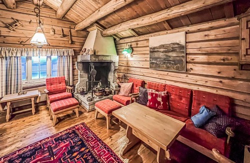 Nord-Fron House | Awesome Home In Kvam With Sauna