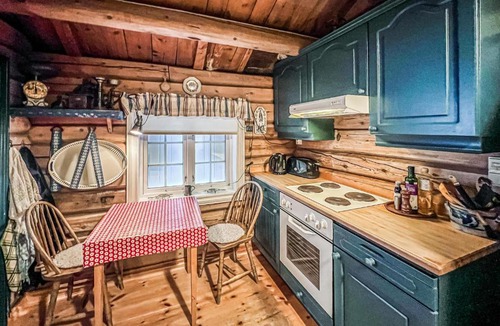 Nord-Fron House | Awesome Home In Kvam With Sauna