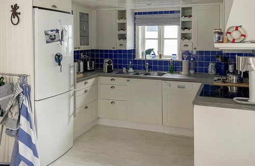 Kyrkesund House | Awesome home in Kyrkesund with WiFi