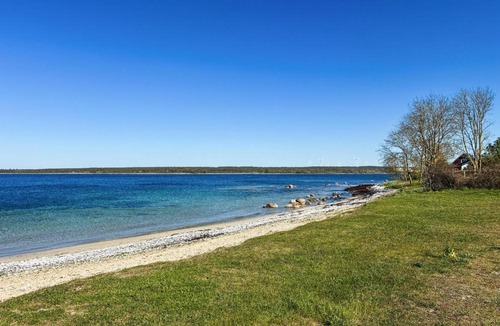 Kappelshamn House | Awesome Home In Lärbro With House Sea View