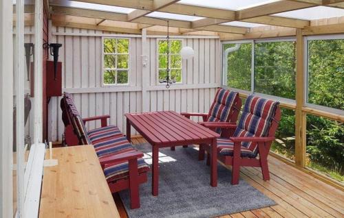 Linneryd House | Awesome Home In Linneryd With Lake View