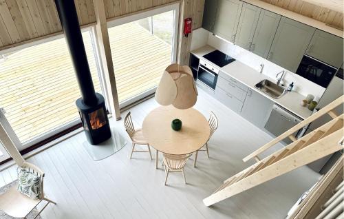 Vastra Gotaland House | Awesome Home In Myggenäs With Sauna