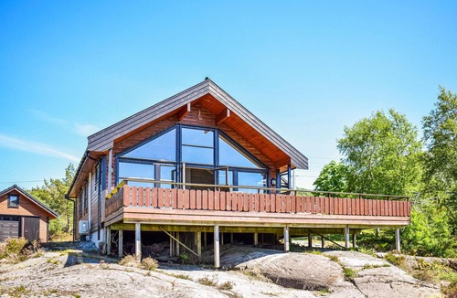 Nedstrand House | Awesome home in Nedstrand with WiFi